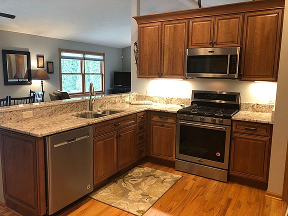 4th image of 4403 Red Oak Dr