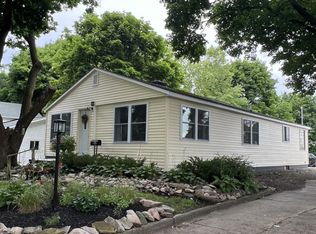 206 W Dunlop Rd, Clare, MI 48617