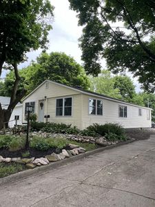 206 W Dunlop Rd, Clare, MI, 48617