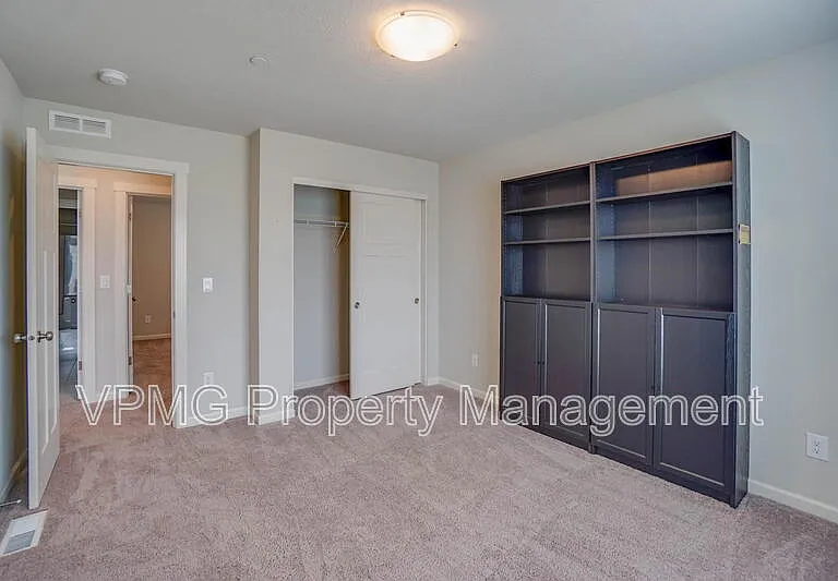 6301 N 89th Ave — Photo 37