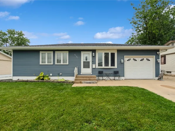 5101 Kesler Rd NW, Cedar Rapids, IA 52405