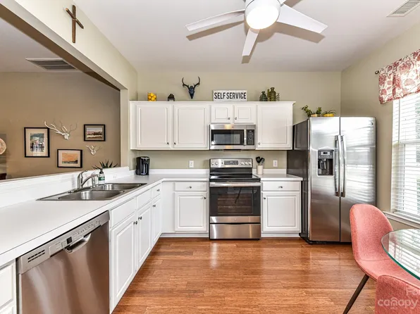 3291 Mannington Dr, Charlotte, NC 28270