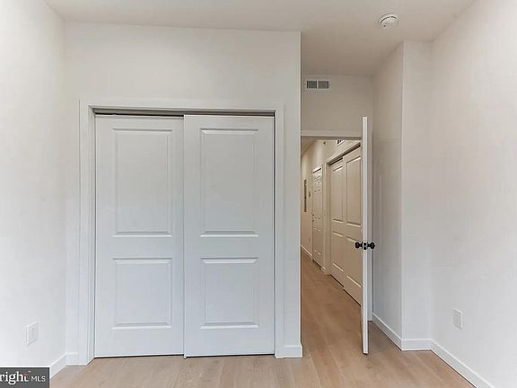 4th image of 4628 Wayne Ave #B