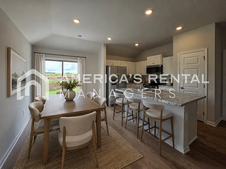 1028 John Ave — Photo 10