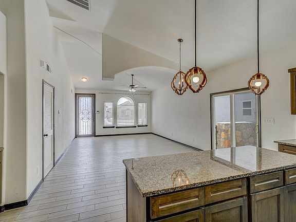 3rd image of 14849 Tierra Escape Ave