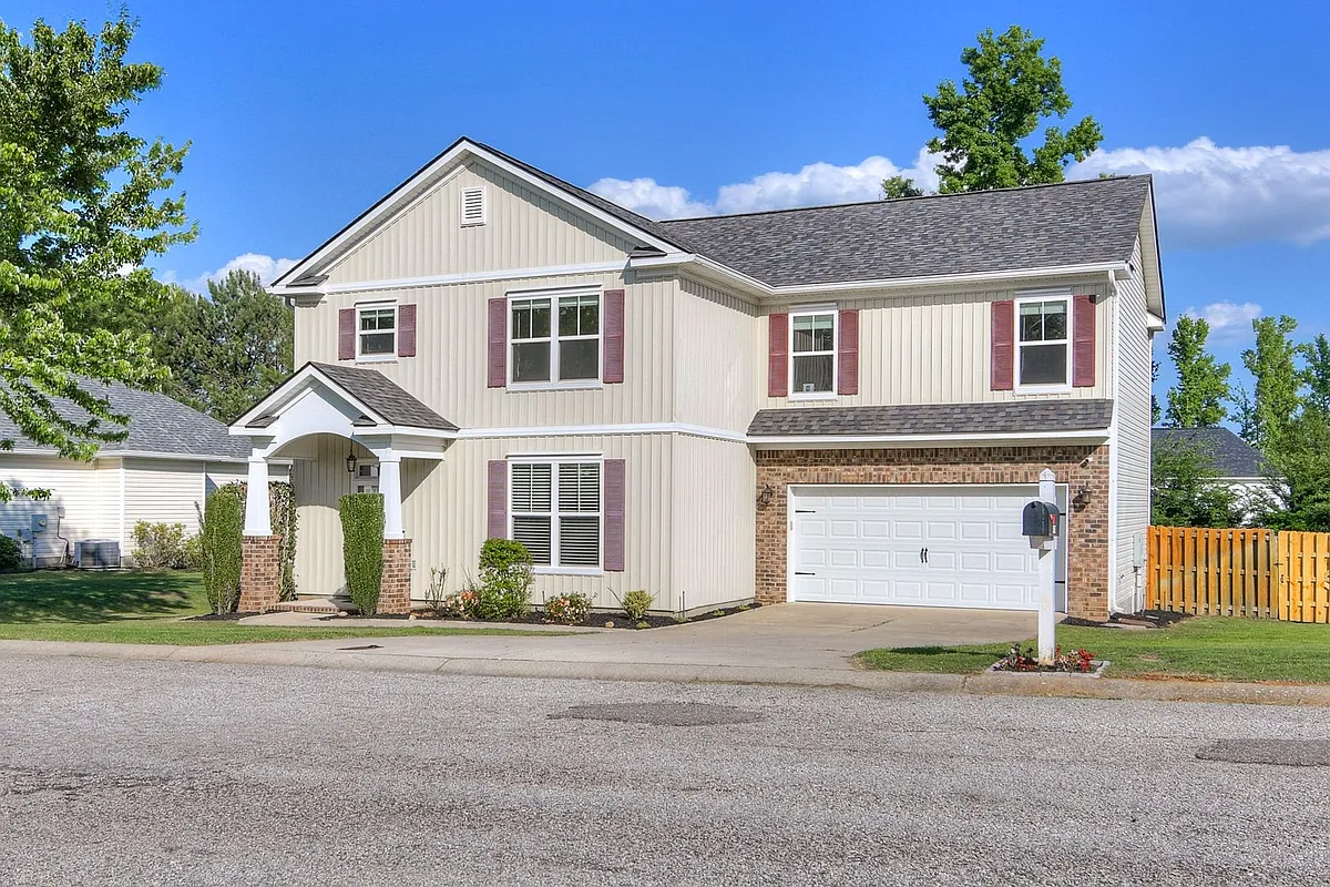 Building Photo - 505 Capstone Way