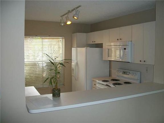 3rd image of 14021 N Forest Oak Cir