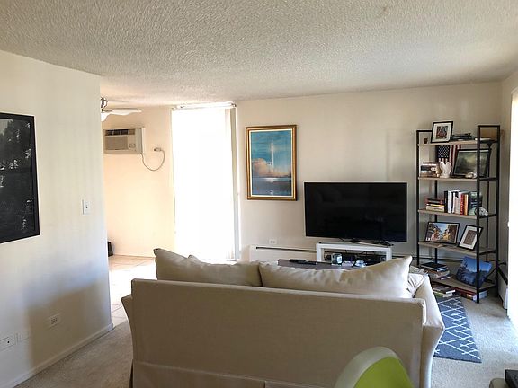 2nd image of 937 N Clarkson St APT 201