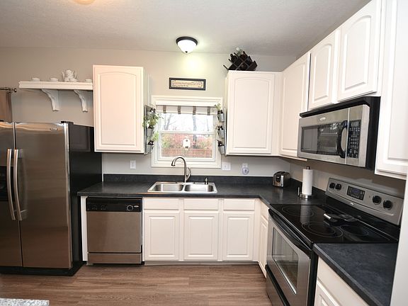 4th image of 8535 Haleigh Woods Dr