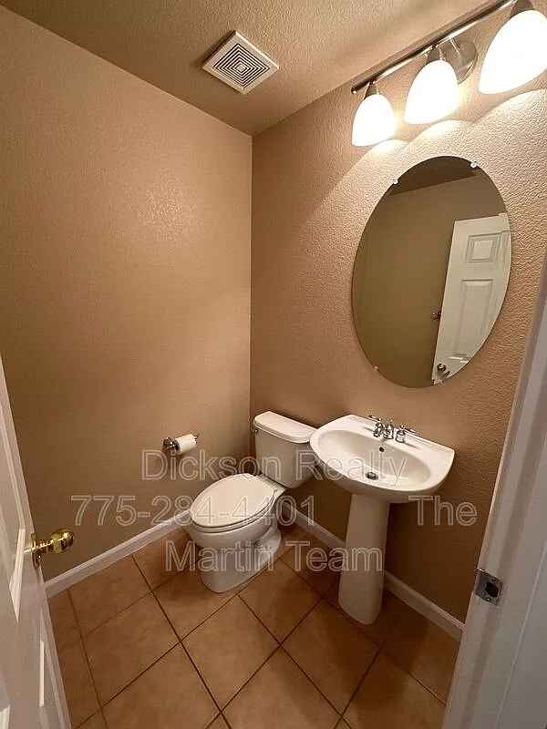 4 bed, 2.5 bath, 1884 sqft, $2,550 — Photo 3