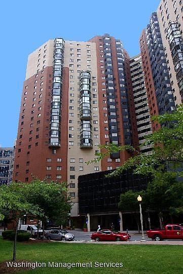 1st image of 900 N Stafford St APT 1018