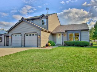 5509 W Creekside Ct, McHenry, IL 60050