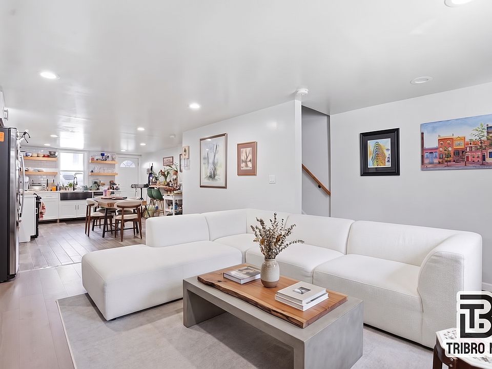 1st image of 126 Hall St #1