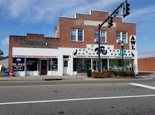 77 S Main St #3, Kilmarnock, VA 22482