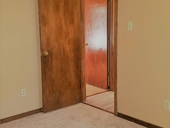 4th image of 8900 White Pickett Cir