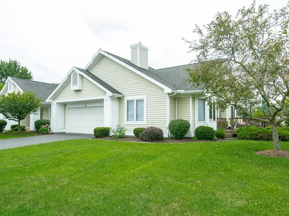 39 Belltower Ln, Pittsford, NY 14534