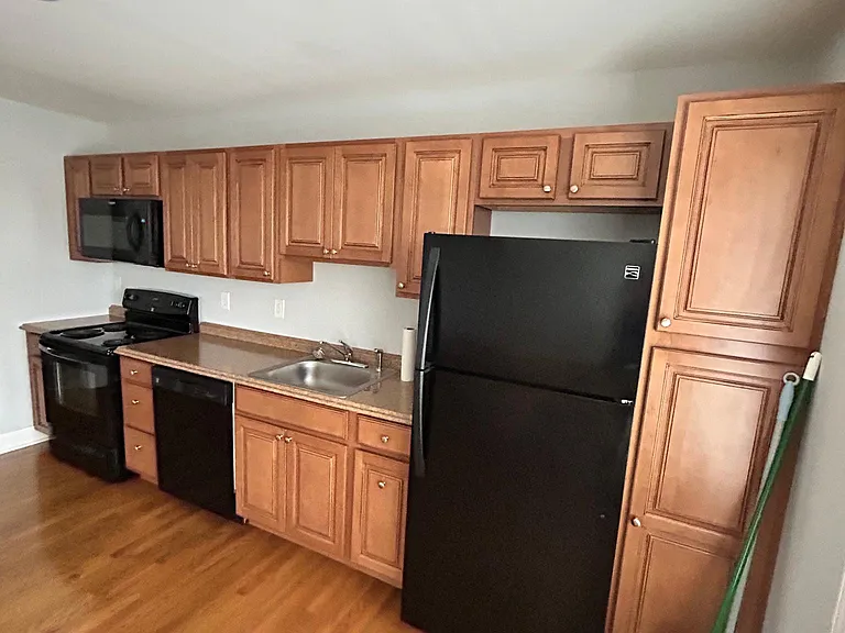182 Revolution St #ABOVE THE GARAGE — Photo 3