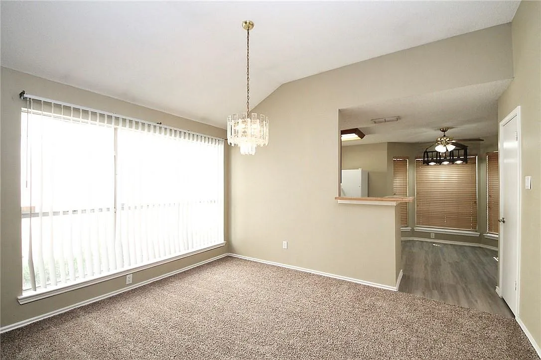 3 bed, 2.0 bath, 1515 sqft, $1,695 — Photo 3