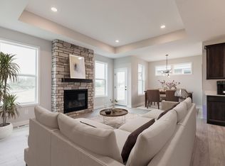 2083 Ridgepointe Dr, Hastings, MN 55033