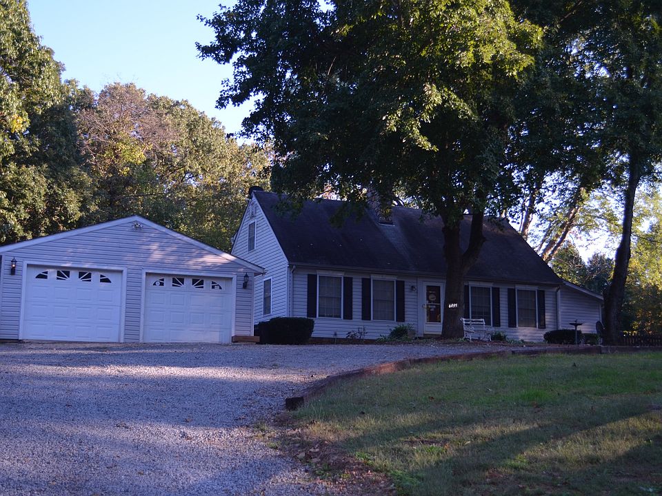 1st image of 6495 Country Ln