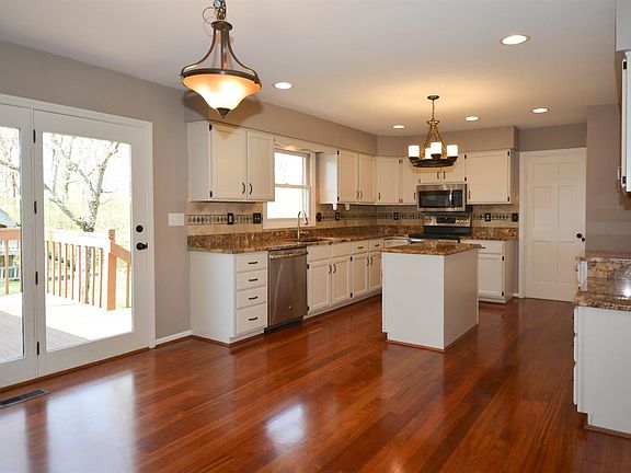 4th image of 6639 Burlington Dr