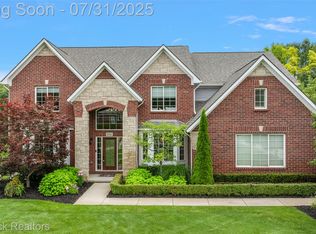 8926 Stonewall W, Clarkston, MI