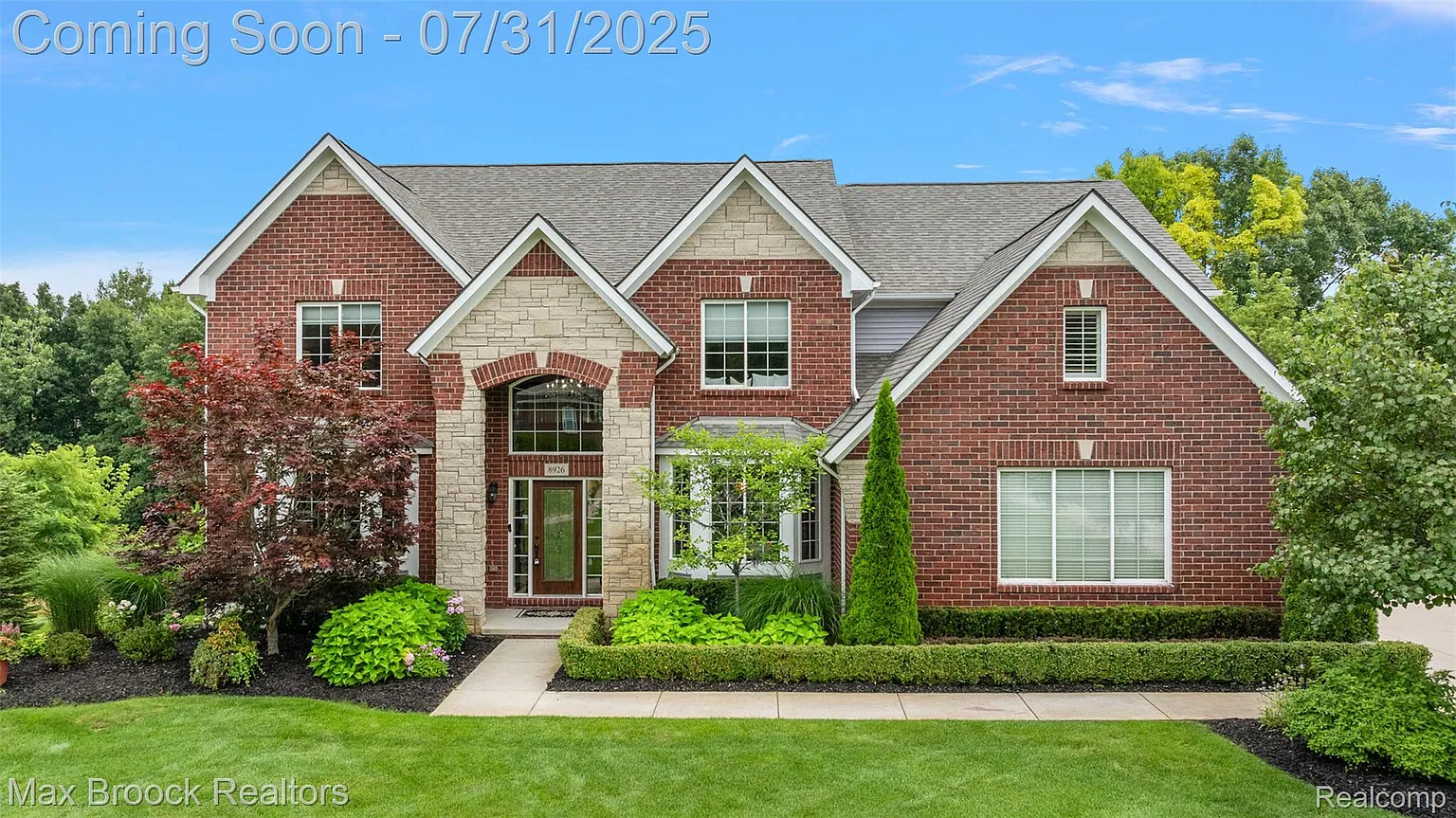 8926 Stonewall W photo 1