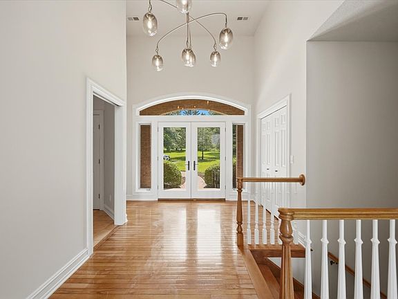 5th image of 17619 Grandview Dr