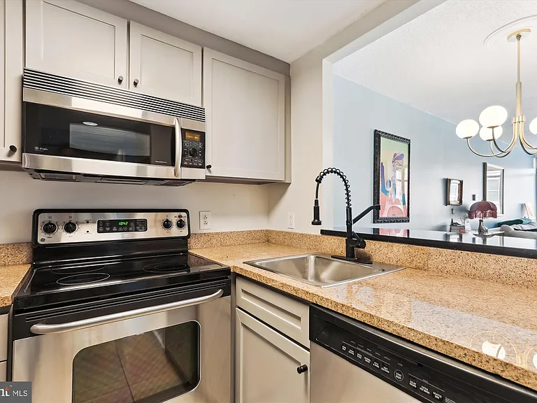 1150 K St NW #706 — Photo 10