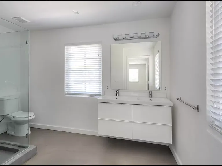 450 NE 62nd St — Photo 9