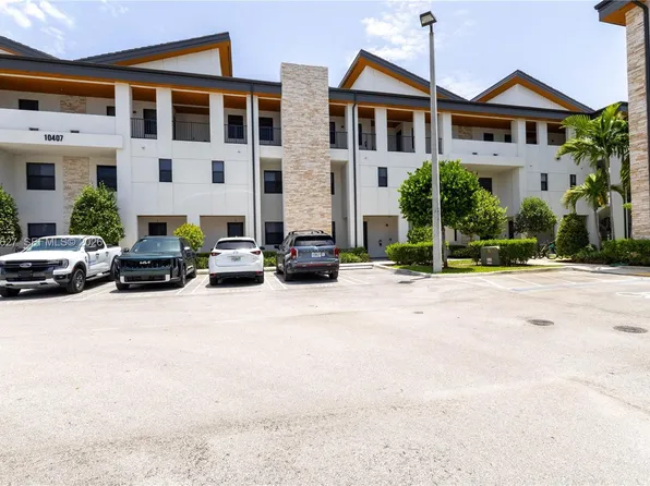 10407 NW 82nd St #14, Miami, FL 33178