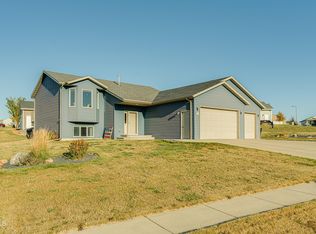 5500 Yukon Dr, Bismarck, ND 58503