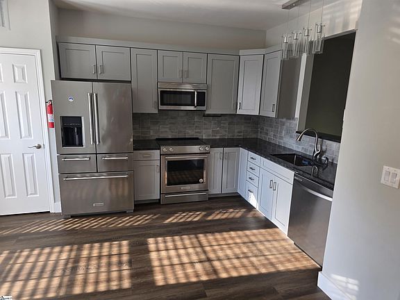 2nd image of 226 Cambria Ct
