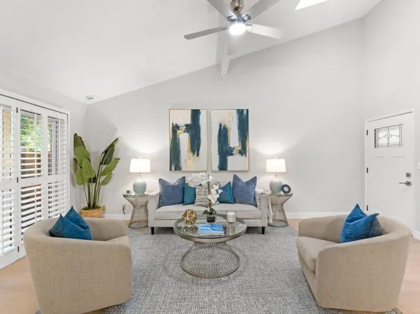 20238 Northwest Sq, Cupertino, CA 95014