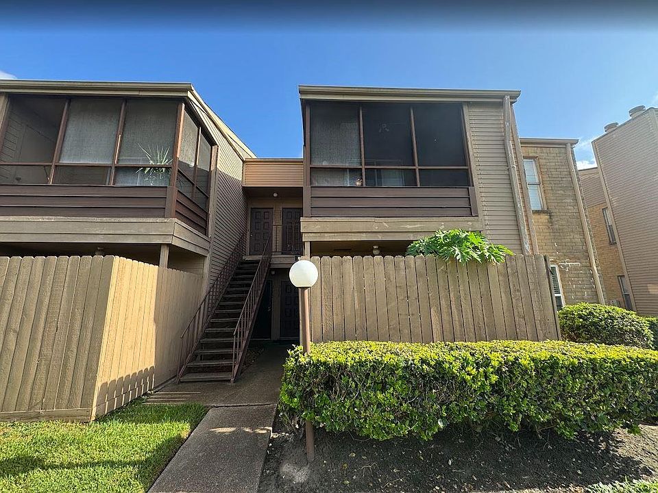 1st image of 10555 Turtlewood Ct Unit 2609