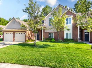 14386 Shadywood Dr, Sterling Heights, MI 48312