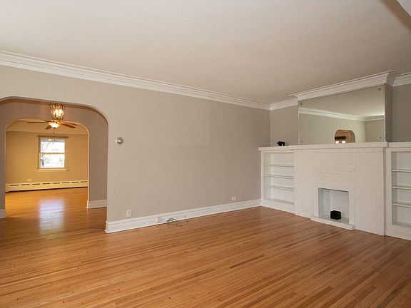 3rd image of 537 Clarence Ave