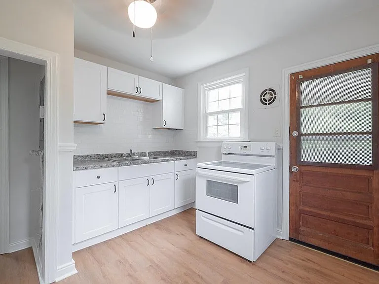 6408 W Grace St — Photo 9