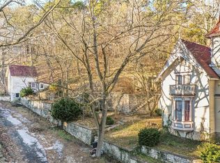 4 Crystal Ter, Eureka Springs, AR 72632