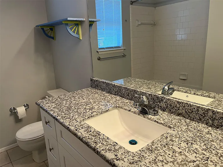 402 Oak Harbor Dr — Photo 15