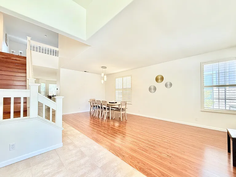 863 Dederick Ct — Photo 4