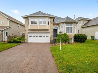 16 Ridgepark Ln, Halifax, NS B3N 3J2