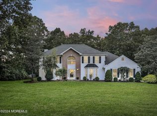 8 Sugar Pine Dr, Jackson, NJ