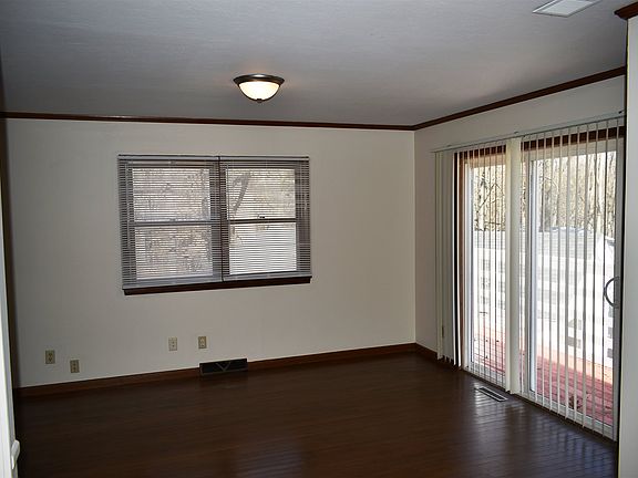 5th image of 1311 E Prairie Dr