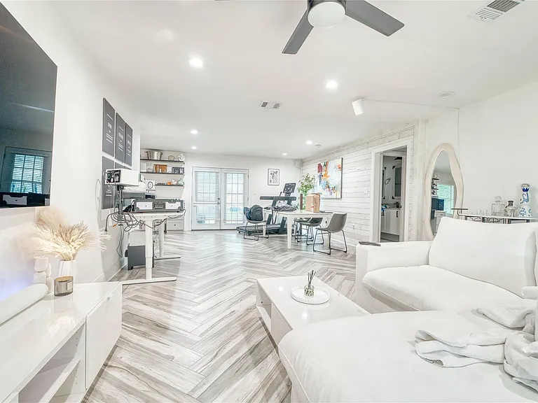 5911 Dawnridge Dr — Photo 16