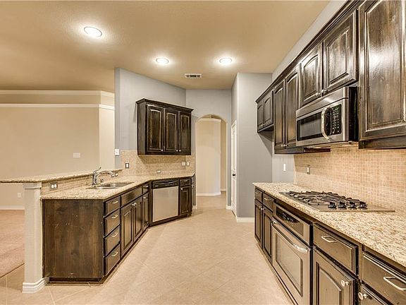 4th image of 13801 Bluebell Dr