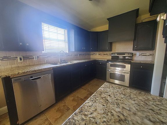 4th image of 4802 Bradley St
