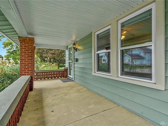 2nd image of 2300 Rosemont Blvd