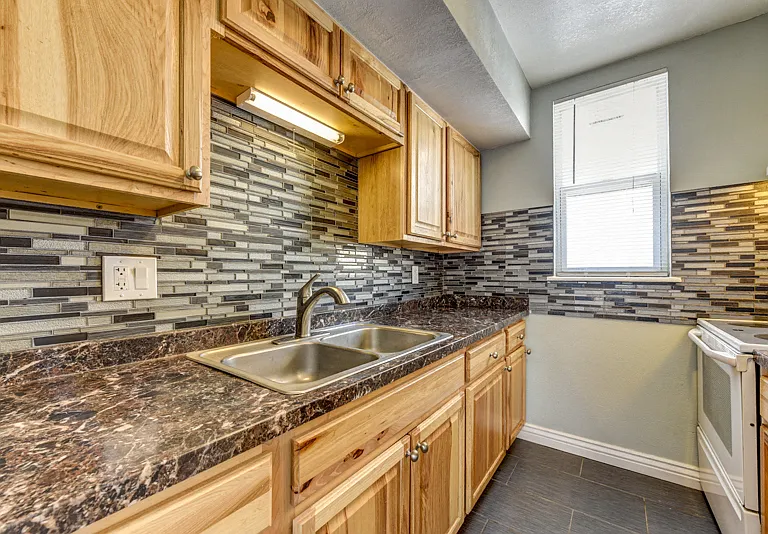 1075 Sir Galahad Dr — Photo 3