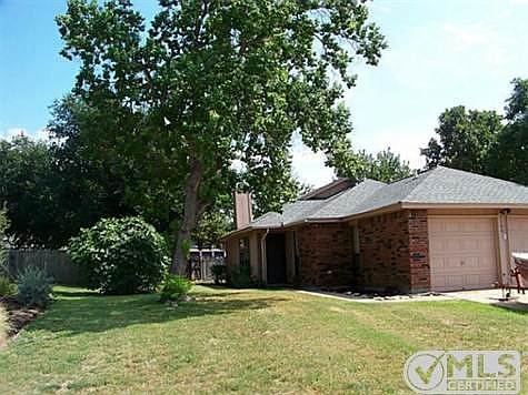 2nd image of 7100 Scots Briar Ct